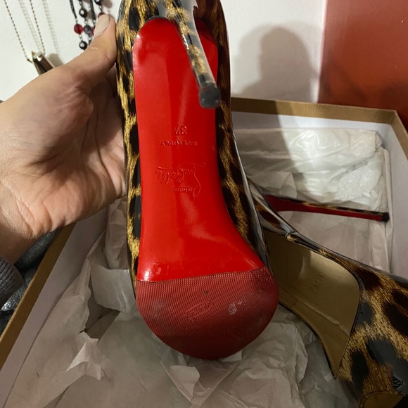 Red bottoms - Picture 3 of 4